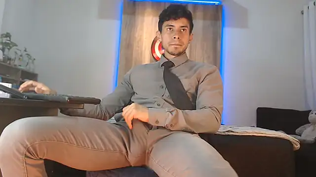 Snapshot of Andrew_4_ chatting on 25, 10, 2025 Andrew 4 online show from 25, 10, 2025