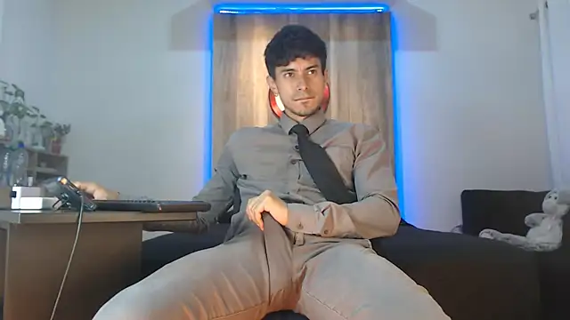 Snapshot of Andrew_4_ chatting on 25, 11, 2025 Andrew 4 online show from 25, 11, 2025