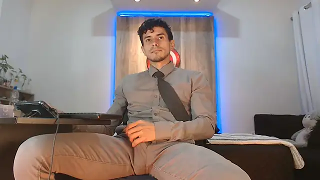 Snapshot of Andrew_4_ chatting on 27, 10, 2025 Andrew 4 online show from 27, 10, 2025