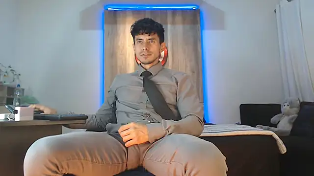 Snapshot of Andrew_4_ chatting on 20, 10, 2025 Andrew 4 online show from 20, 10, 2025