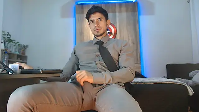 Snapshot of Andrew_4_ chatting on 18, 11, 2025 Andrew 4 online show from 18, 11, 2025