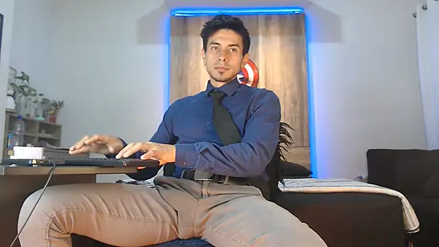 Snapshot of Andrew_4_ chatting on 29, 11, 2025 Andrew 4 online show from 29, 11, 2025