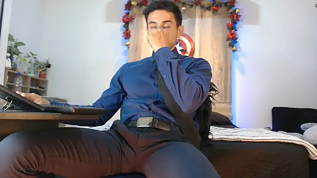 Snapshot of Andrew_4_ chatting on 18, 12, 2025 Andrew 4 online show from 18, 12, 2025