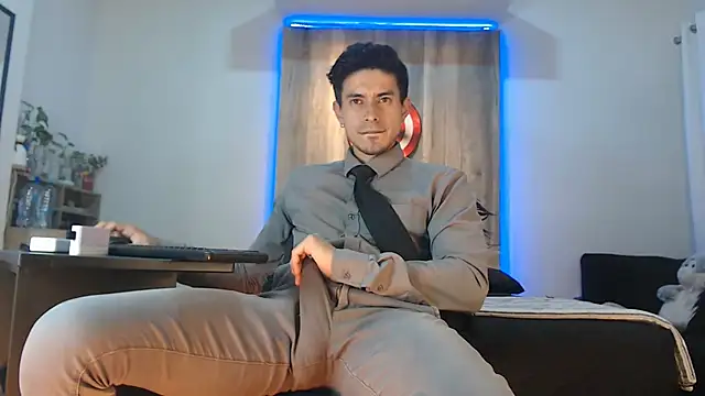 Snapshot of Andrew_4_ chatting on 23, 11, 2025 Andrew 4 online show from 23, 11, 2025