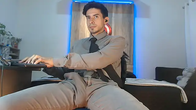 Snapshot of Andrew_4_ chatting on 24, 11, 2025 Andrew 4 online show from 24, 11, 2025