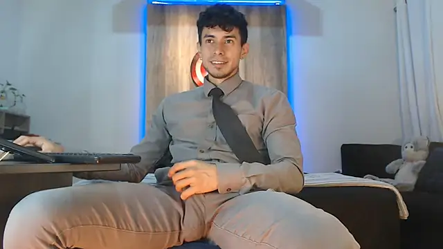 Snapshot of Andrew_4_ chatting on 21, 10, 2025 Andrew 4 online show from 21, 10, 2025