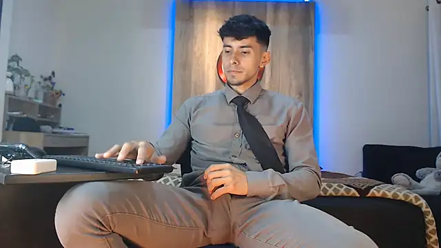 Snapshot of Andrew_4_ chatting on 1, 10, 2025 Andrew 4 online show from 1, 10, 2025