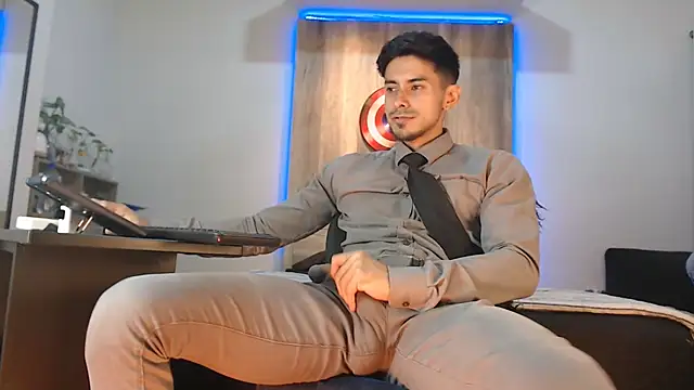 Snapshot of Andrew_4_ chatting on 4, 11, 2025 Andrew 4 online show from 4, 11, 2025