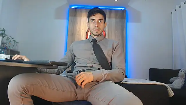 Snapshot of Andrew_4_ chatting on 8, 11, 2025 Andrew 4 online show from 8, 11, 2025