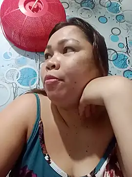 Snapshot of XXLorie_02 chatting on 15, 5, 2026 XXLorie 02 online show from 15, 5, 2026