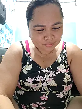 Snapshot of XXLorie_02 chatting on 25, 5, 2026 XXLorie 02 online show from 25, 5, 2026
