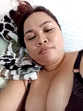 XXLorie 02 online show from 8, 2, 2026