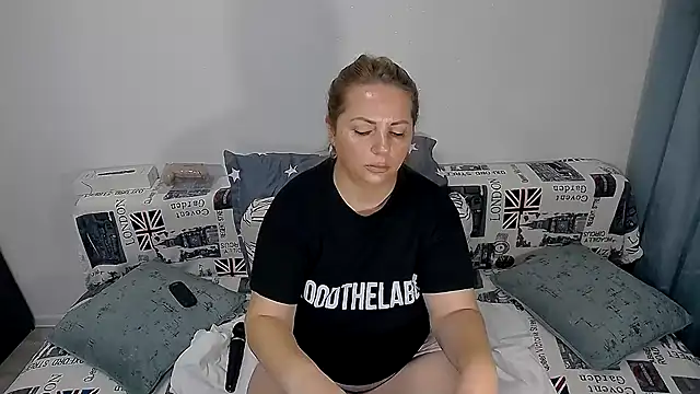 erikaerika online show from 18, 10, 2025