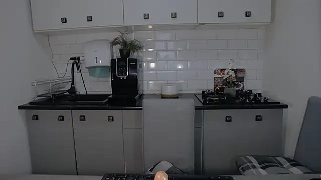 erikaerika online show from 19, 9, 2025