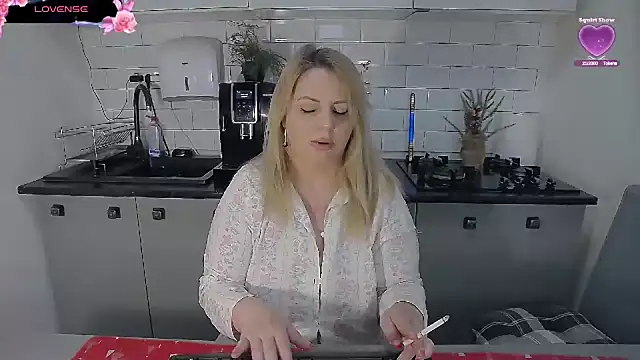 erikaerika online show from 10, 1, 2026