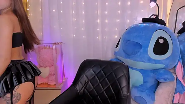 AmyDavis  online show from 8, 10, 2025