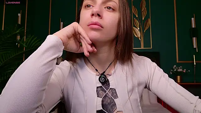 Eille Elfie online show from 7, 11, 2025