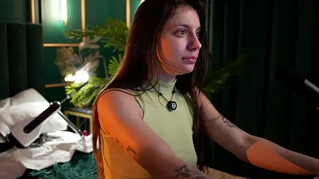 Eille Elfie online show from 1, 12, 2025