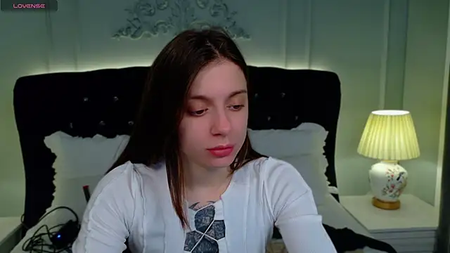 Eille Elfie online show from 28, 11, 2025