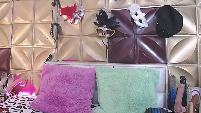 VIKY HOTT online show from 8, 2, 2025