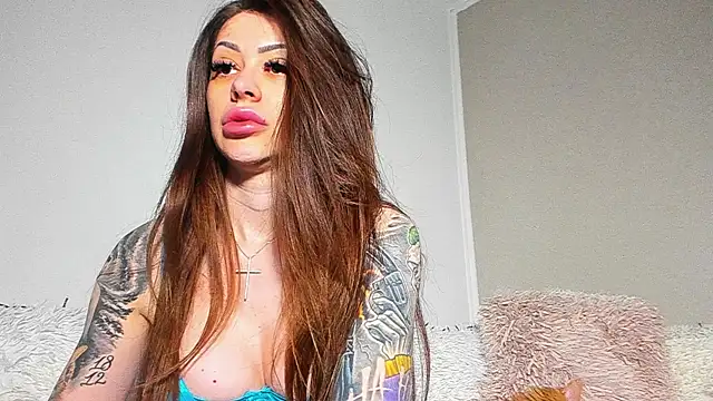 BrianaDiamondXXX online show from 8, 5, 2026