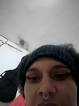 Snapshot of LUNAdeMARTE chatting on 19, 2, 2025 LUNAdeMARTE online show from 19, 2, 2025