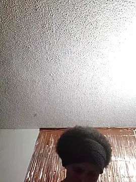 Snapshot of LUNAdeMARTE chatting on 16, 11, 2025 LUNAdeMARTE online show from 16, 11, 2025