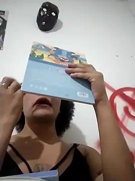 Snapshot of LUNAdeMARTE chatting on 15, 3, 2025 LUNAdeMARTE online show from 15, 3, 2025