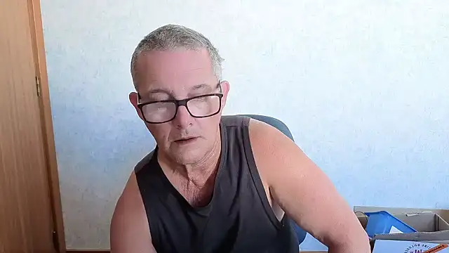 Snapshot of bigballnz chatting on 22, 12, 2025 bigballnz online show from 22, 12, 2025