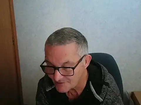 Snapshot of bigballnz chatting on 9, 6, 2026 bigballnz online show from 9, 6, 2026