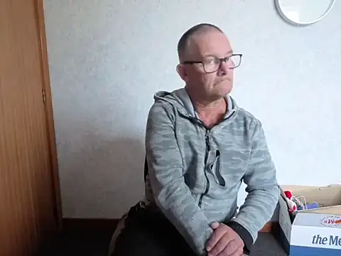 Snapshot of bigballnz chatting on 1, 12, 2025 bigballnz online show from 1, 12, 2025