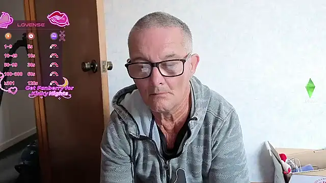 Snapshot of bigballnz chatting on 2, 12, 2025 bigballnz online show from 2, 12, 2025