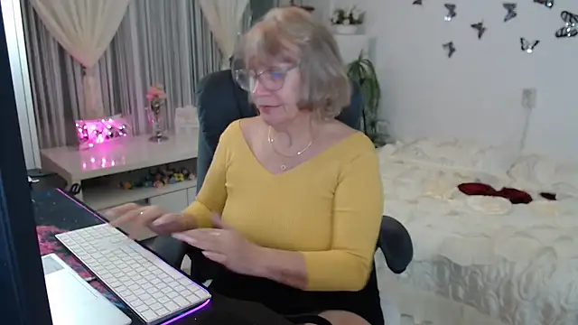 Ghertrude52 online show from 19, 10, 2025