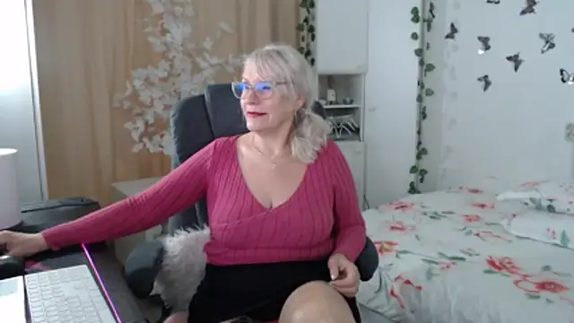 Ghertrude52 online show from 10, 5, 2026