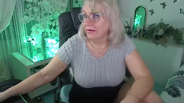 Ghertrude52 online show from 6, 2, 2026