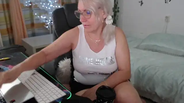 Snapshot of Ghertrude52 chatting on 16, 6, 2026 Ghertrude52 online show from 16, 6, 2026