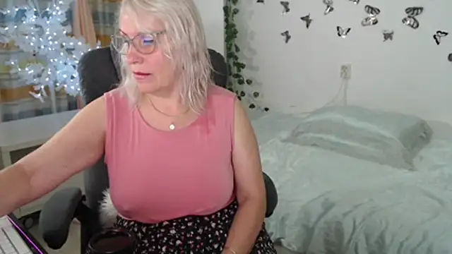 Snapshot of Ghertrude52 chatting on 20, 6, 2026 Ghertrude52 online show from 20, 6, 2026