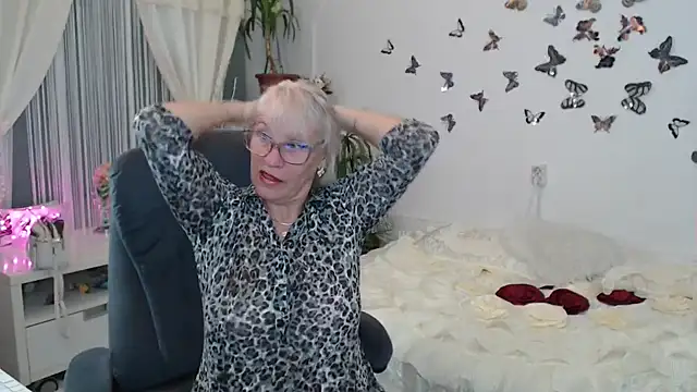 Ghertrude52 online show from 1, 10, 2025