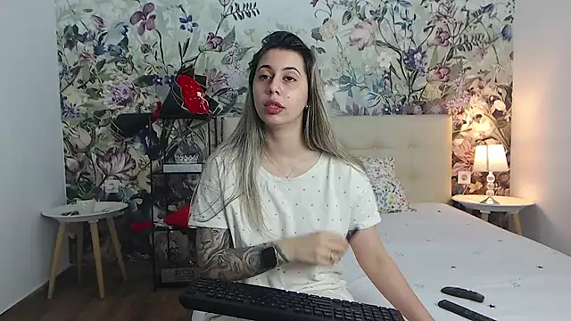 RoseDiamond06 online show from 8, 7, 2026