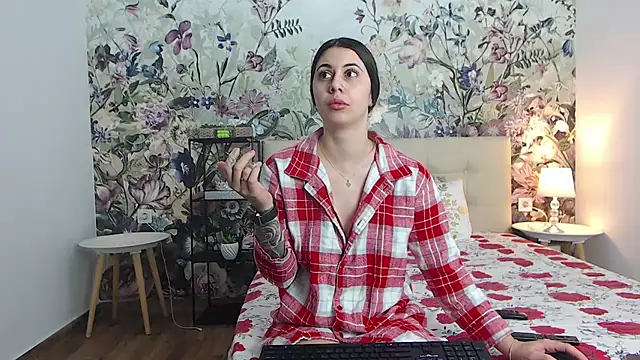 RoseDiamond06 online show from 22, 2, 2026