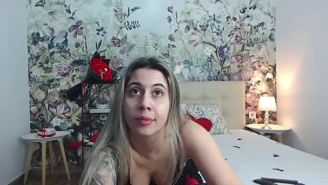 RoseDiamond06 online show from 2, 4, 2026