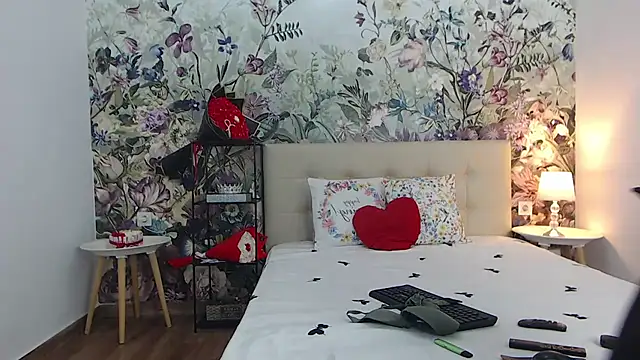 RoseDiamond06 online show from 4, 4, 2026