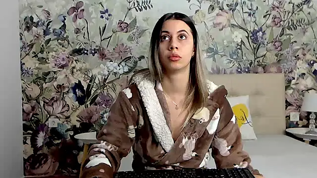 RoseDiamond06 online show from 5, 10, 2025