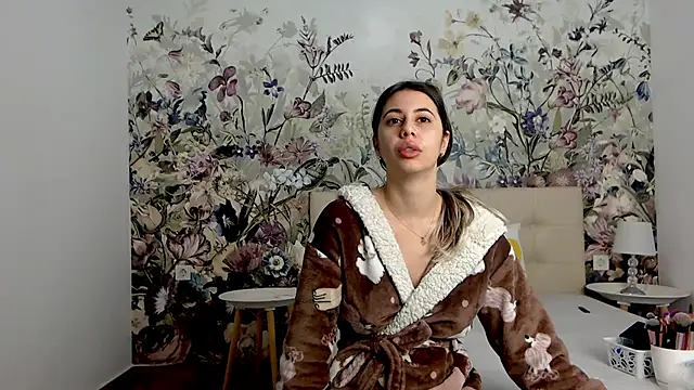 RoseDiamond06 online show from 10, 10, 2025