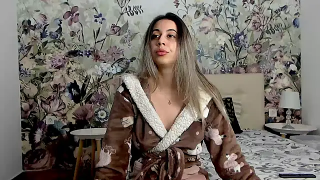 RoseDiamond06 online show from 17, 10, 2025