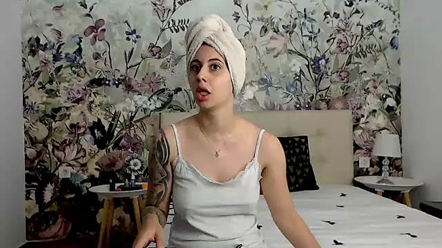 RoseDiamond06 online show from 1, 10, 2025