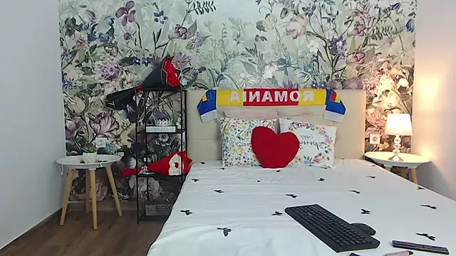 RoseDiamond06 online show from 26, 6, 2026