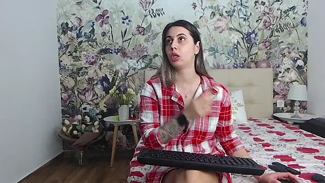 RoseDiamond06 online show from 16, 2, 2026