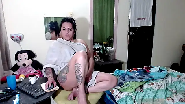 Sashaferrari2000 online show from 3, 12, 2025