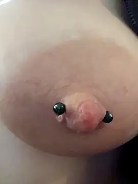 PinkTheHawk online show from 8, 4, 2026